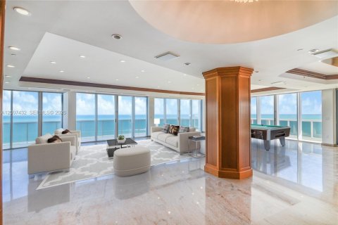 Condo in Bal Harbour, Florida, 3 bedrooms  № 2074473 - photo 2