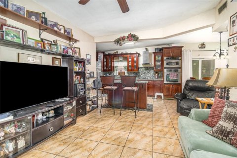 Casa en venta en Apopka, Florida, 3 dormitorios, 106.37 m2 № 1789764 - foto 7