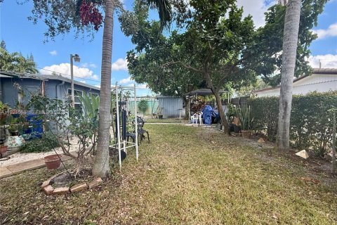 Casa en venta en Hialeah, Florida, 3 dormitorios, 111.58 m2 № 1976426 - foto 25