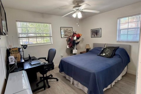 Casa en venta en Hialeah, Florida, 3 dormitorios, 111.58 m2 № 1976426 - foto 20