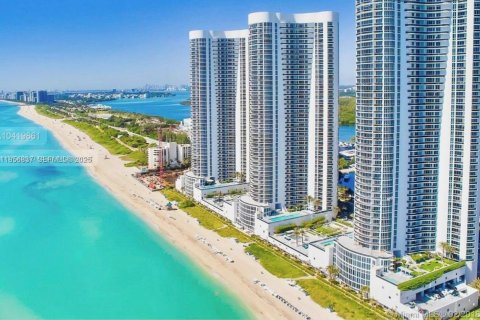 Condominio en alquiler en Sunny Isles Beach, Florida, 2 dormitorios, 135.92 m2 № 2059871 - foto 2