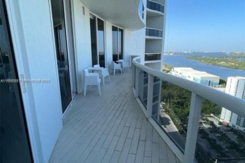 Condominio en alquiler en Sunny Isles Beach, Florida, 2 dormitorios, 135.92 m2 № 2059871 - foto 24