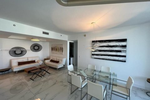 Condominio en alquiler en Sunny Isles Beach, Florida, 2 dormitorios, 135.92 m2 № 2059871 - foto 12