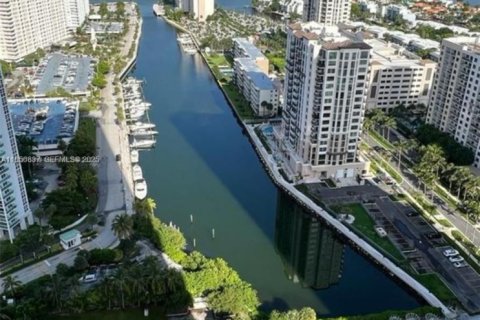 Condominio en alquiler en Sunny Isles Beach, Florida, 2 dormitorios, 135.92 m2 № 2059871 - foto 26