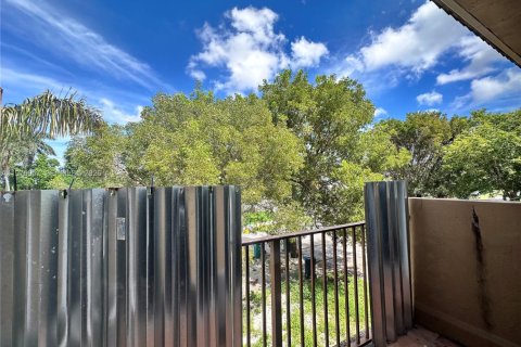 Townhouse in Florida City, Florida 4 bedrooms, 167.13 sq.m. № 2043297 - photo 15