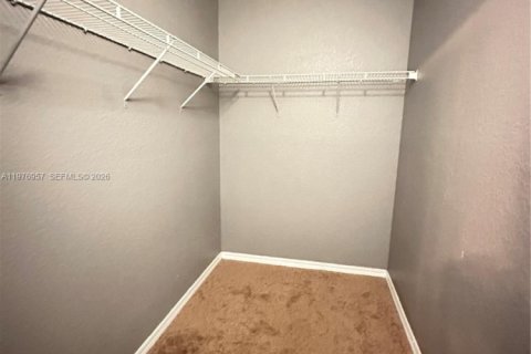 Townhouse in Florida City, Florida 4 bedrooms, 167.13 sq.m. № 2043297 - photo 8