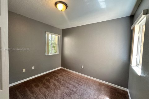 Townhouse in Florida City, Florida 4 bedrooms, 167.13 sq.m. № 2043297 - photo 17