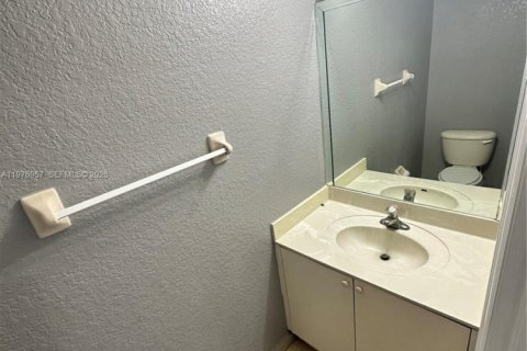 Townhouse in Florida City, Florida 4 bedrooms, 167.13 sq.m. № 2043297 - photo 19