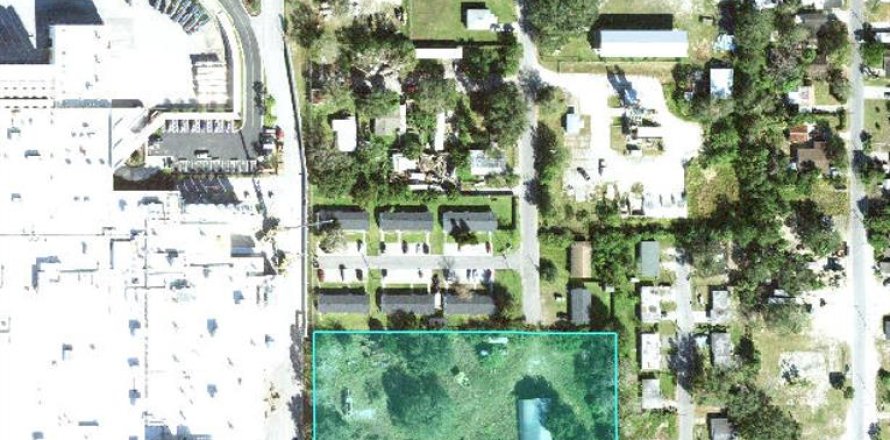 Terrain à Auburndale, Floride № 2103156
