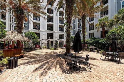 Condo in Orlando, Florida, 2 bedrooms № 2209993 - photo 3