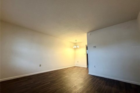 Appartement à louer à Winter Haven, Floride: 1 chambre, 63.17 m2 № 2115521 - photo 3