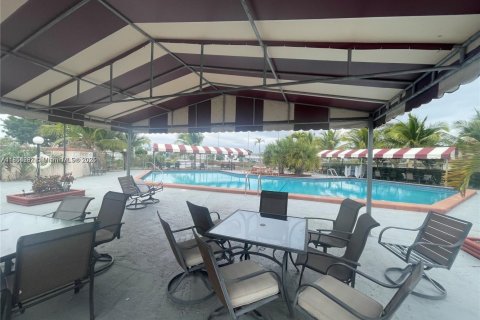 Condominio en venta en Miami Gardens, Florida, 2 dormitorios, 94.02 m2 № 1872024 - foto 24