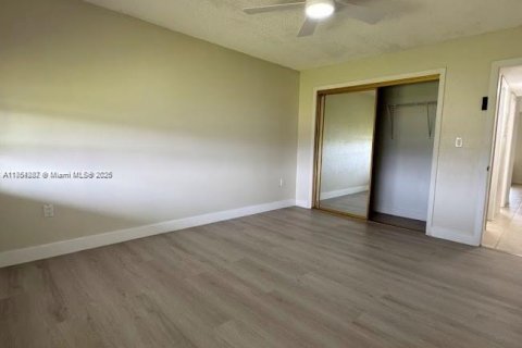 Condominio en venta en Miami Gardens, Florida, 2 dormitorios, 94.02 m2 № 1872024 - foto 15
