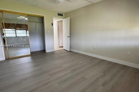 Condominio en venta en Miami Gardens, Florida, 2 dormitorios, 94.02 m2 № 1872024 - foto 13