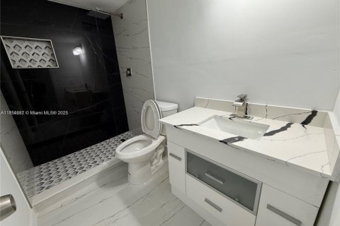 Condominio en venta en Miami Gardens, Florida, 2 dormitorios, 94.02 m2 № 1872024 - foto 9