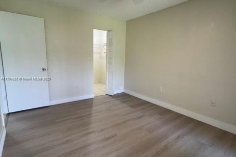 Condominio en venta en Miami Gardens, Florida, 2 dormitorios, 94.02 m2 № 1872024 - foto 12