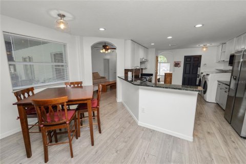 House in Polk City, Florida 4 bedrooms, 183.85 sq.m. № 1857675 - photo 12