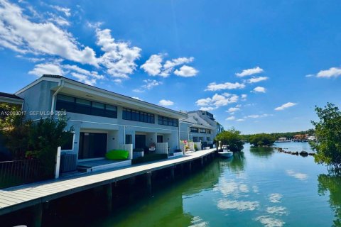 Copropriété à louer à Sunny Isles Beach, Floride: 3 chambres, 210.42 m2 № 2066630 - photo 7