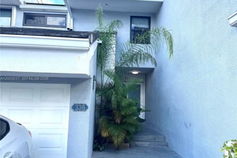 Copropriété à louer à Sunny Isles Beach, Floride: 3 chambres, 210.42 m2 № 2066630 - photo 2