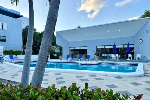 Copropriété à louer à Sunny Isles Beach, Floride: 3 chambres, 210.42 m2 № 2066630 - photo 13