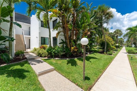 Copropriété à vendre à Englewood, Floride: 3 chambres, 144.09 m2 № 2196770 - photo 2