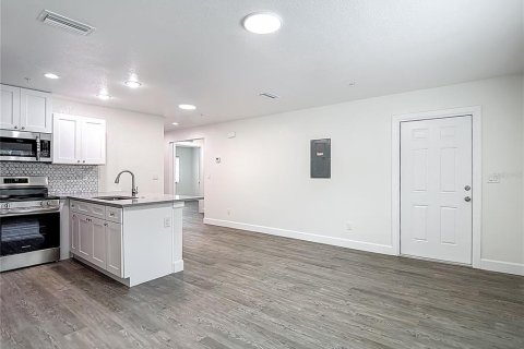 Apartamento en alquiler en Tarpon Springs, Florida, 3 dormitorios, 105.54 m2 № 1838470 - foto 8
