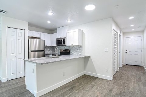 Apartamento en alquiler en Tarpon Springs, Florida, 3 dormitorios, 105.54 m2 № 1838470 - foto 6