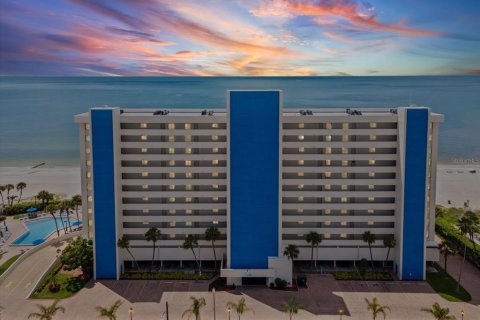 Condo à Madeira Beach, Floride, 2 chambres № 2373971