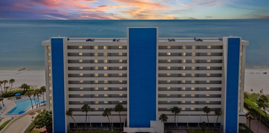 Condo à Madeira Beach, Floride, 2 chambres  № 2373971