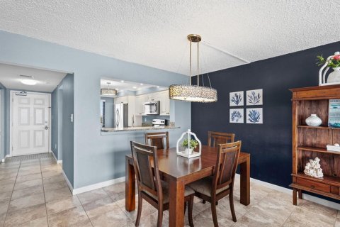 Copropriété à vendre à Madeira Beach, Floride: 2 chambres, 113.81 m2 № 2373971 - photo 9