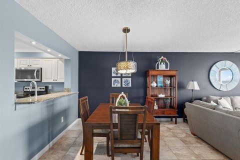 Copropriété à vendre à Madeira Beach, Floride: 2 chambres, 113.81 m2 № 2373971 - photo 10