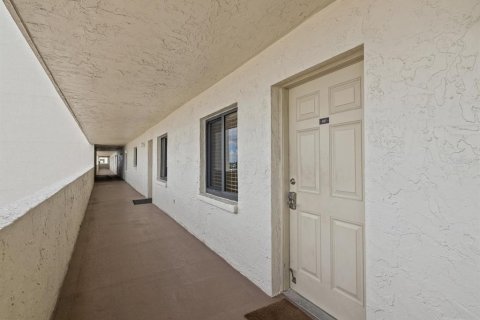 Copropriété à vendre à Madeira Beach, Floride: 2 chambres, 113.81 m2 № 2373971 - photo 30