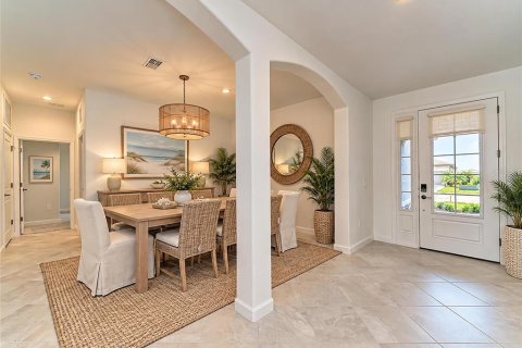 House in LORRAINE LAKES in Bradenton, Florida 4 bedrooms, 208.01 sq.m. № 2408132 - photo 2
