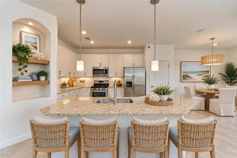 House in LORRAINE LAKES in Bradenton, Florida 4 bedrooms, 208.01 sq.m. № 2408132 - photo 3