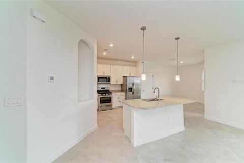 House in LORRAINE LAKES in Bradenton, Florida 4 bedrooms, 208.01 sq.m. № 2408132 - photo 22