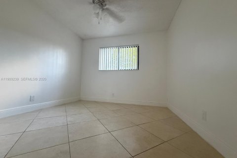 Condo in Deerfield Beach, Florida, 2 bedrooms  № 2082135 - photo 16