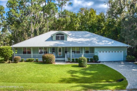 Villa ou maison à vendre à Crescent City, Floride: 3 chambres, 217.39 m2 № 770265 - photo 1