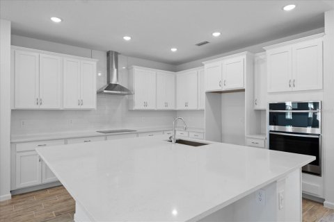 House in Venice, Florida 4 bedrooms, 221.48 sq.m. № 1244470 - photo 4