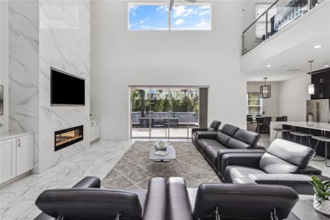 Villa ou maison à vendre à Sanford, Floride: 5 chambres, 421.5 m2 № 1653650 - photo 7
