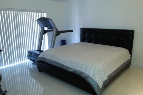 Adosado en alquiler en Miami, Florida, 2 dormitorios, 146.79 m2 № 2012102 - foto 7