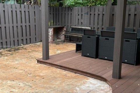 Adosado en alquiler en Miami, Florida, 2 dormitorios, 146.79 m2 № 2012102 - foto 18