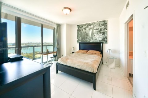 Condominio en venta en Miami, Florida, 1 dormitorio, 78.5 m2 № 2077080 - foto 6