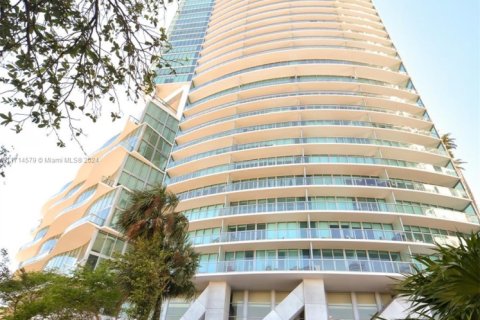 Condominio en venta en Miami, Florida, 1 dormitorio, 78.5 m2 № 2077080 - foto 21
