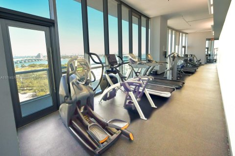 Condominio en venta en Miami, Florida, 1 dormitorio, 78.5 m2 № 2077080 - foto 17