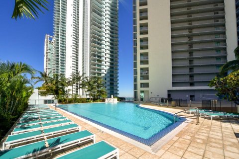 Condominio en venta en Miami, Florida, 1 dormitorio, 78.5 m2 № 2077080 - foto 14