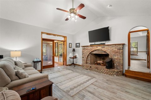 House in Mims, Florida 3 bedrooms, 261.89 sq.m. № 2406776 - photo 3