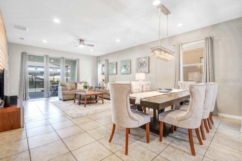 Villa ou maison à vendre à Kissimmee, Floride: 6 chambres, 291.9 m2 № 1789259 - photo 7