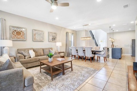 Villa ou maison à vendre à Kissimmee, Floride: 6 chambres, 291.9 m2 № 1789259 - photo 6