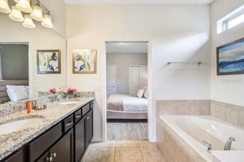 Villa ou maison à vendre à Kissimmee, Floride: 6 chambres, 291.9 m2 № 1789259 - photo 12