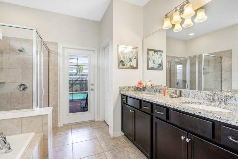 Villa ou maison à vendre à Kissimmee, Floride: 6 chambres, 291.9 m2 № 1789259 - photo 13